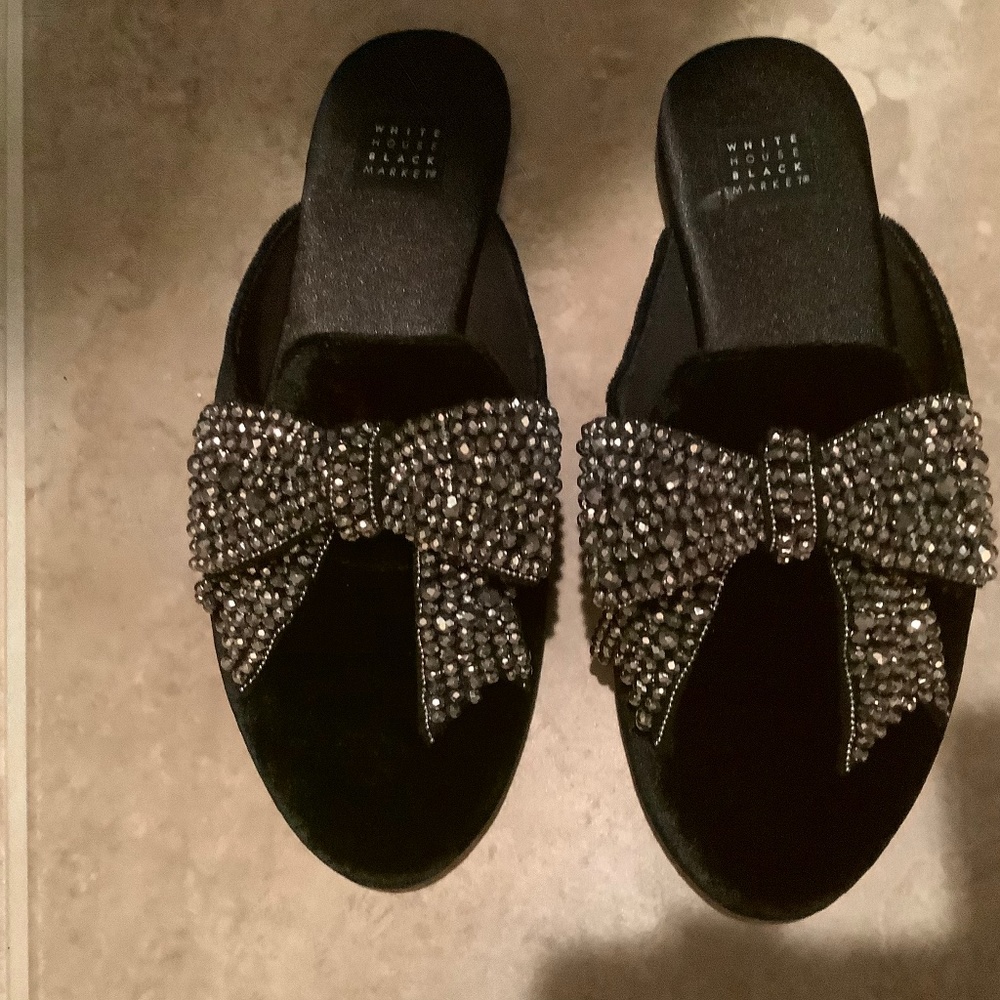 White House black market suede mule shoes, size 5
